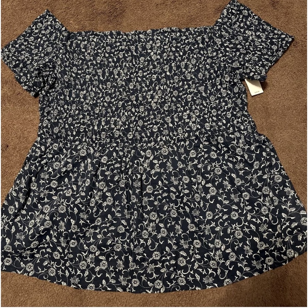Off The Shoulder Smocked Shirt Old Navy XL NWT blue with White Floral Print